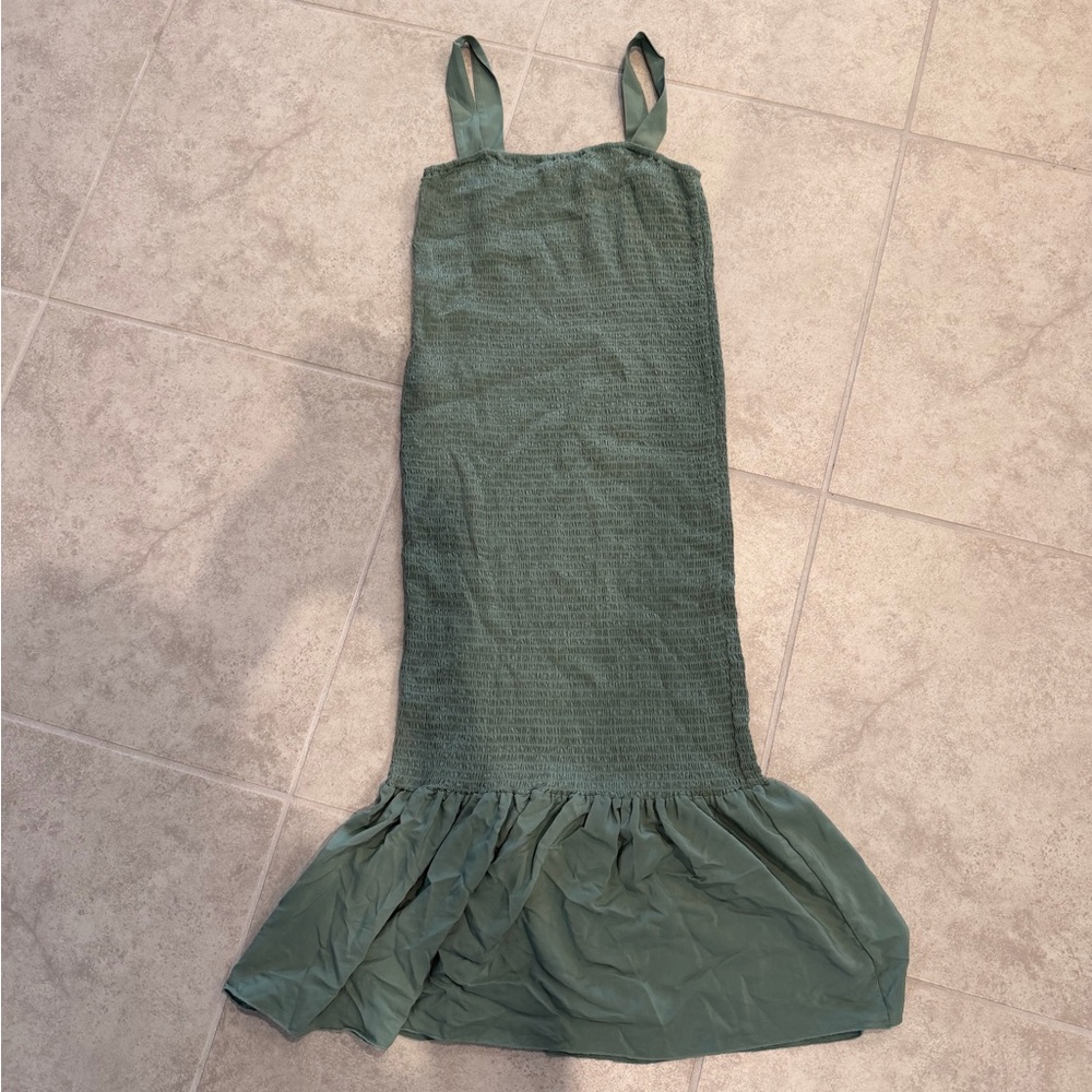 Green Sleeveless Dress